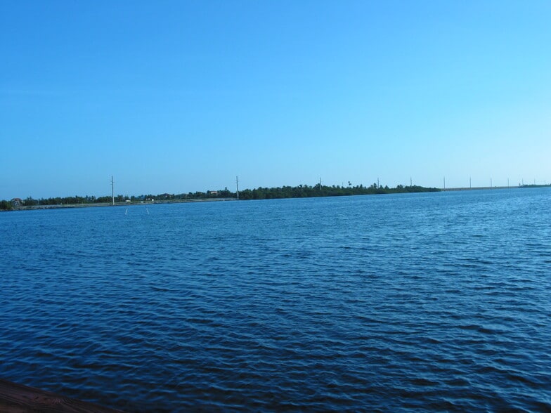 Building Photo - 3655 Seaside Dr