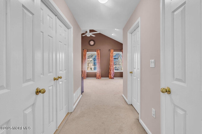 Building Photo - 40 Demarest Dr