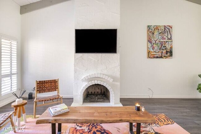 Building Photo - 2 br, 2 bath Townhome - 5511 North 71st Place