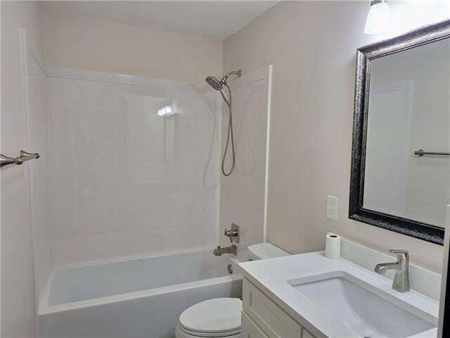 Building Photo - 4638 Pontchartrain Dr