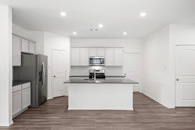 Building Photo - 807 Brazos Trl