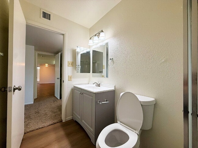 Building Photo - Fully Remodeled Home in Prime Location – Move-In Ready!