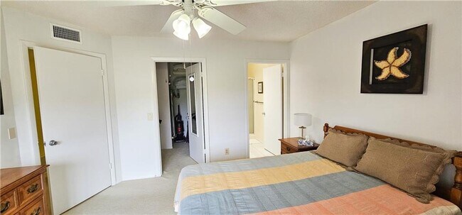 Building Photo - Annual Fully Furnished 2/2 Condo with Golf Views 55 + Community