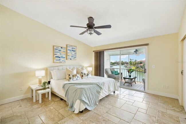 Building Photo - 637 Pinellas Bayway
