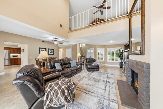 Building Photo - 223 Desert Falls Dr E