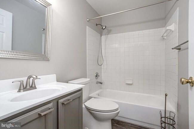 Building Photo - 1060 Gardenview Loop