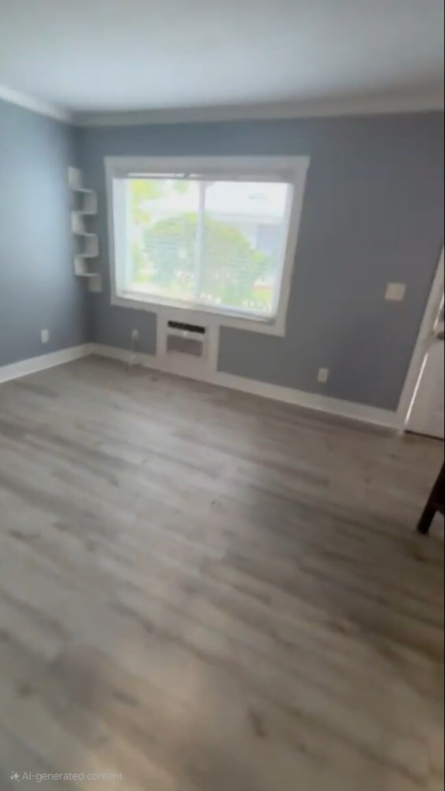 Building Photo - 4127 Dolphin Dr