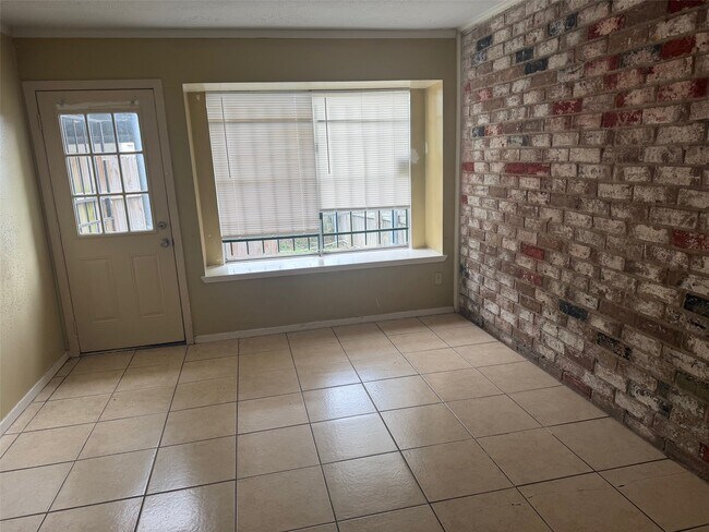 Building Photo - 6957 Chasewood Dr