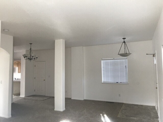 Building Photo - Great home In sparks..Close to everything!!!