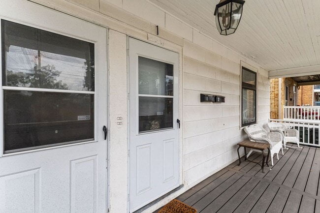 Building Photo - 2607 Robertson Ave