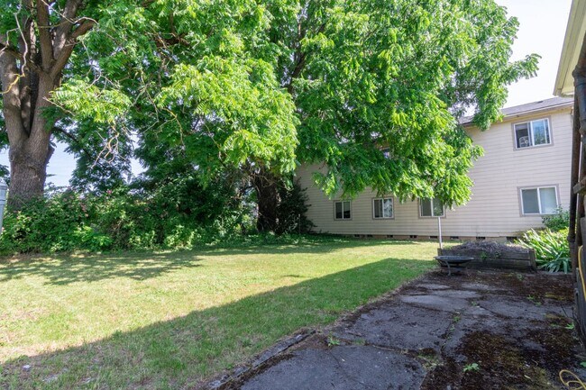 Building Photo - 5534 N Missouri Ave