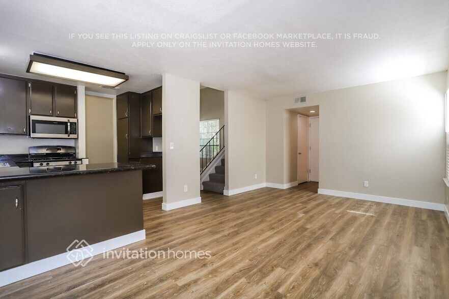 Building Photo - 3503 Del Sol Way