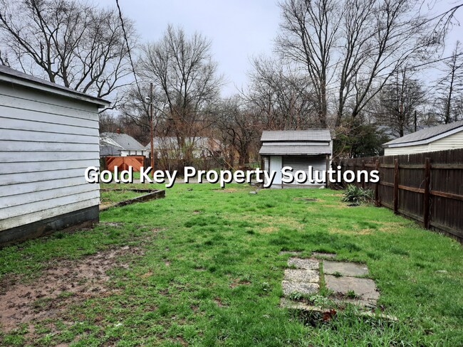 Building Photo - All Electric 3 BR 1 BA House with Garage, ...