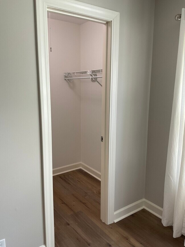 Building Photo - 1830 Shetland Rd