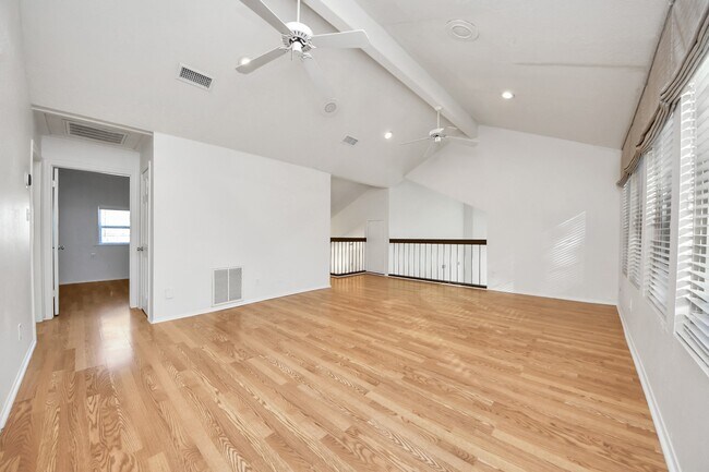 Building Photo - 10743 Boardwalk St