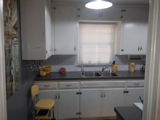 Building Photo - 751 Farnell Ln