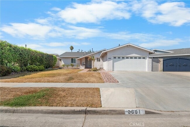 Primary Photo - 8691 Davmor Ave
