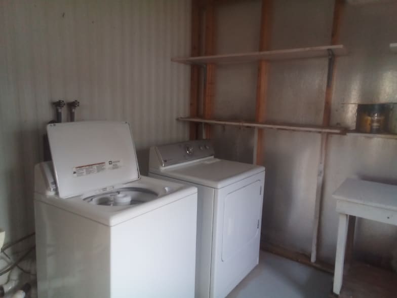 Building Photo - 8124 Eagle Dr