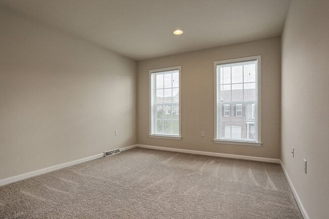 Building Photo - TOWNHOME AVAILABLE IN THE CHARTER HOMES - DEER RUN COMMONS
