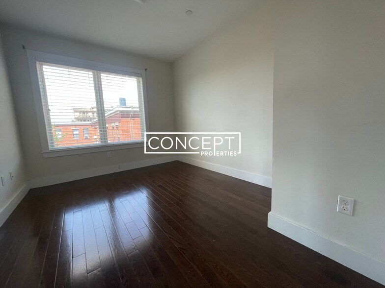 Building Photo - 659 Massachusetts Ave