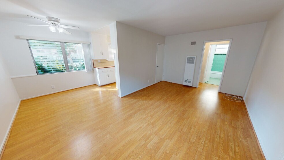 Interior Photo - 1042 Stanley