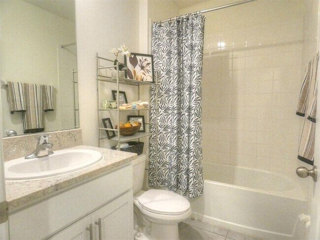 Building Photo - 17014 Oval Rum Dr