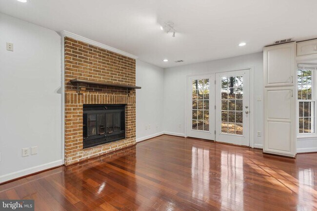 Building Photo - 2621 John Milton Dr
