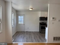 Building Photo - 28 Keith St