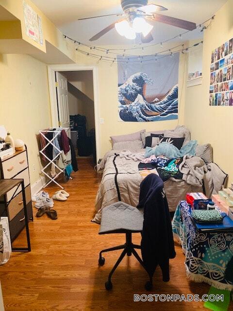 Building Photo - 731 Parker St