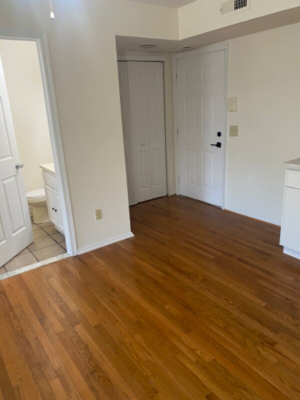 Building Photo - 9309 James St