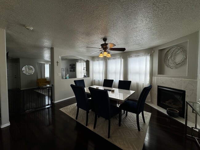 Building Photo - 10501 Trieste Ct NW