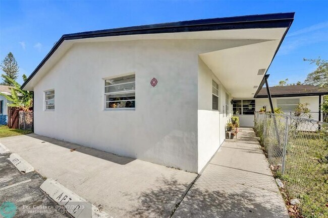 Building Photo - 5310 NW 16th St