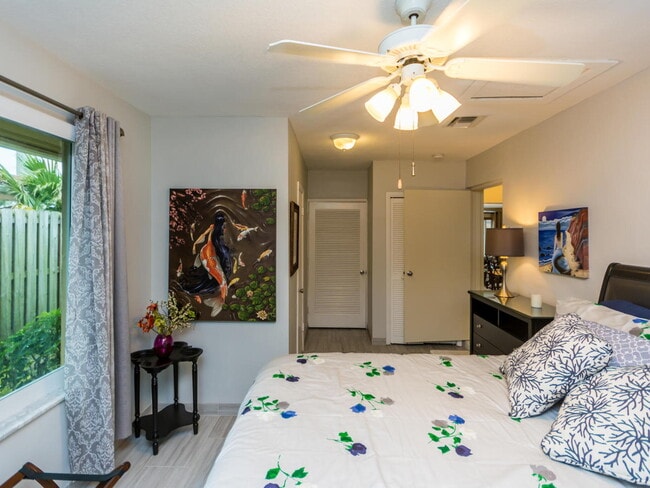 Building Photo - 4930 NE 27th Ave