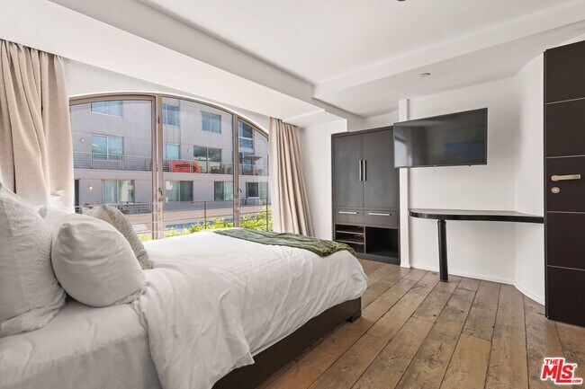 Building Photo - 1719 Appian Wy