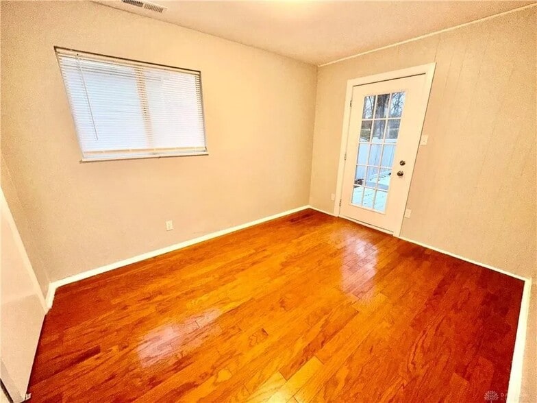 Building Photo - 309 Bridge St