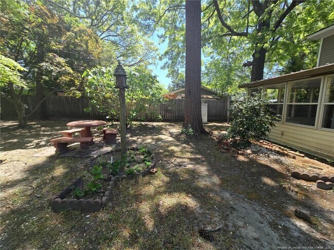Building Photo - 1819 Cawdor Dr