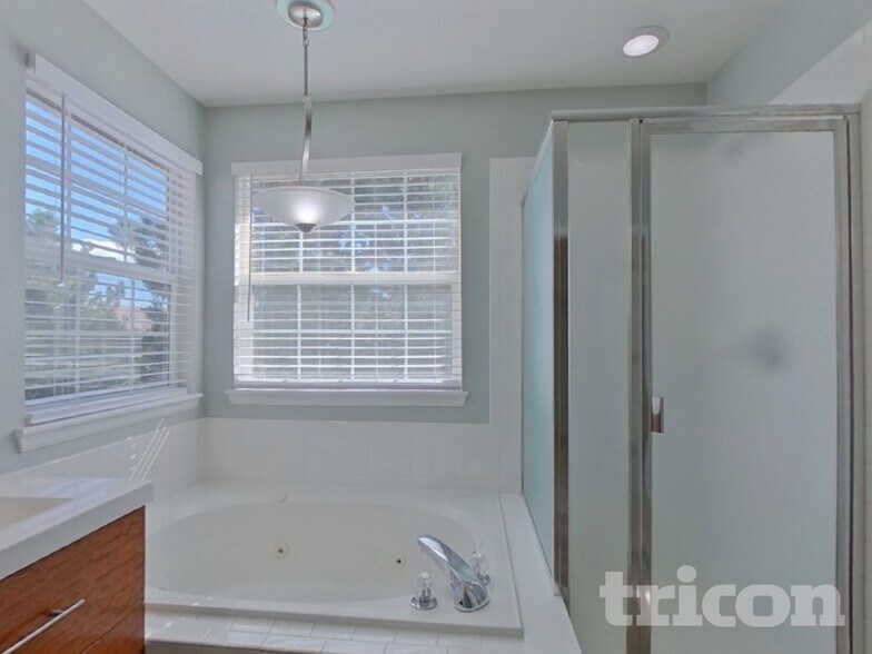 Building Photo - 1129 S Duquesne Cir