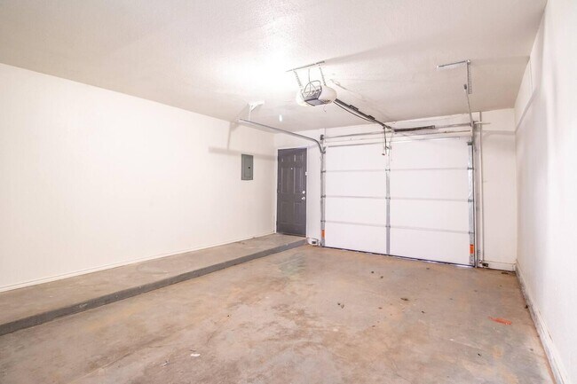 Building Photo - 5806 6th St
