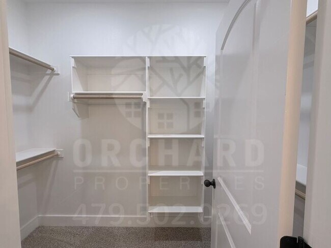 Building Photo - Bella Vista Single-Family Home- 2 Bed/ 2 B...