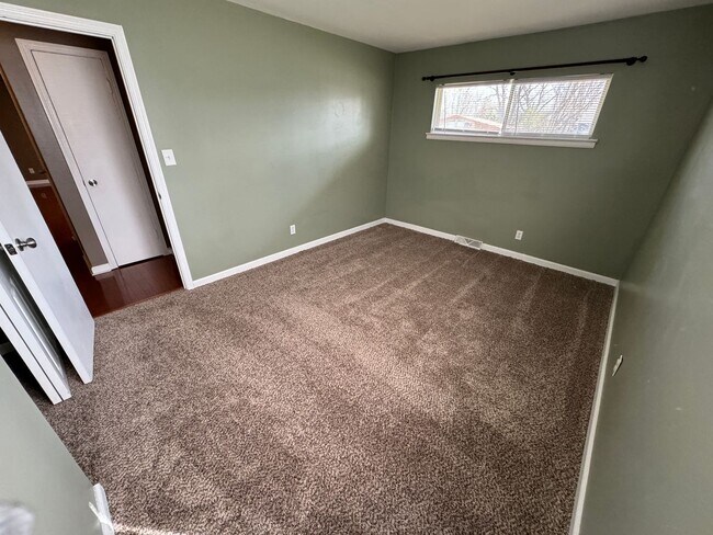Building Photo - 3 Bedroom- Upper Arlington area