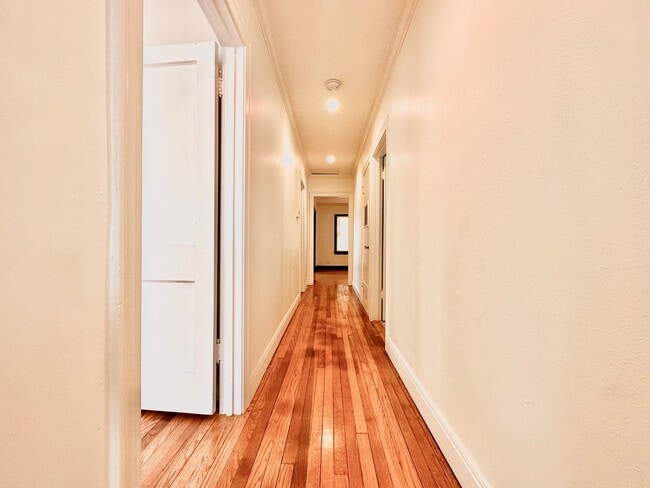 Building Photo - Cherrywood 3x2 + Detached Studio/At-Home Office