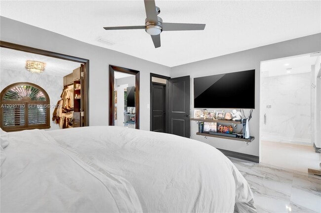 Building Photo - 15830 SW 139th Ave
