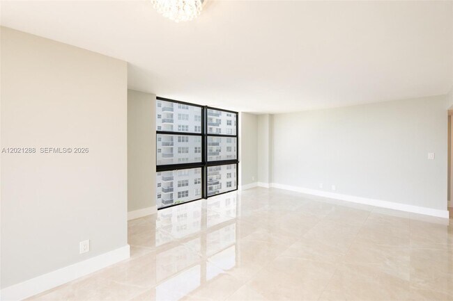 Building Photo - 3031 N Ocean Blvd