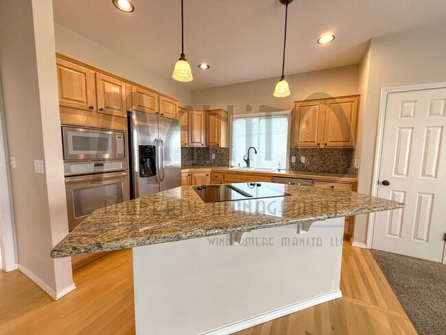 Building Photo - Beautiful Carnahan Crest Townhome