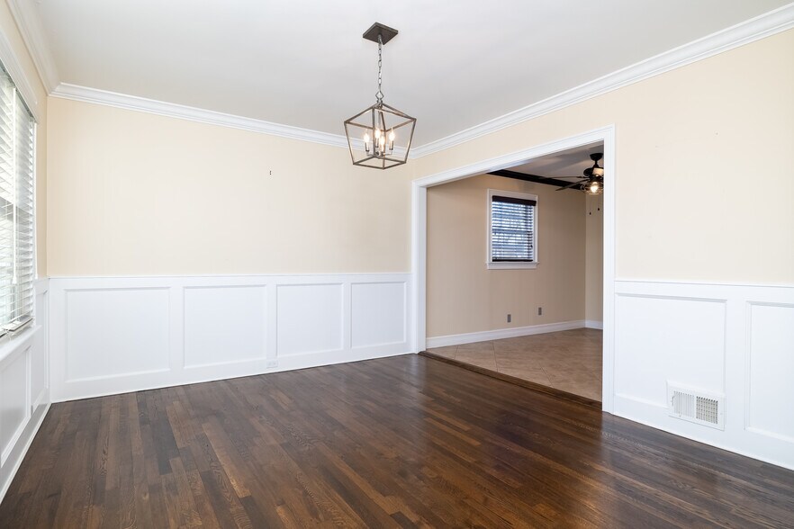 Building Photo - 762 Caryl St