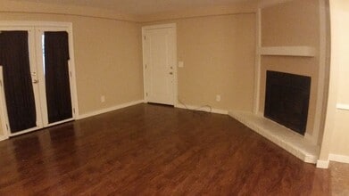Building Photo - Beautiful one bedroom apartment close to N...