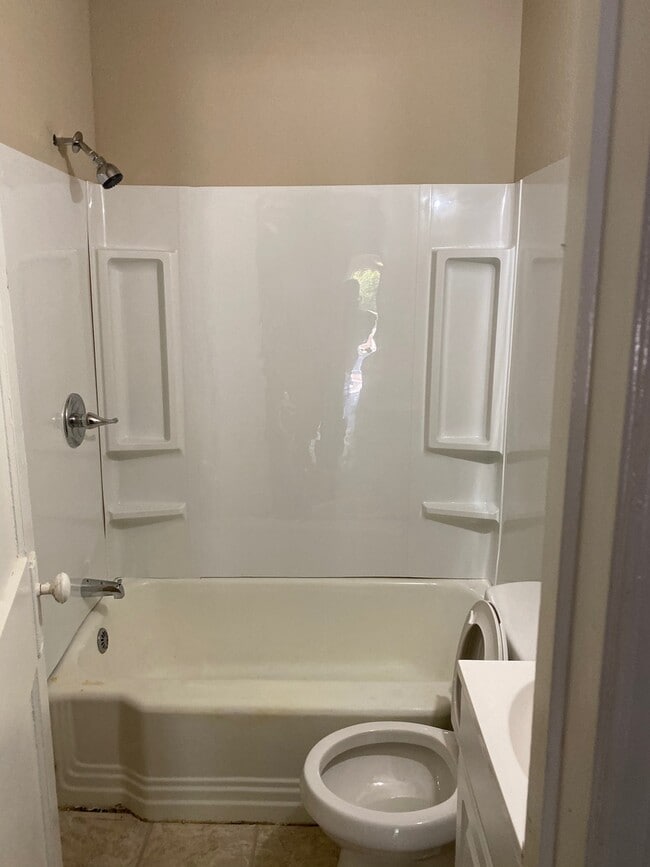 Building Photo - 2 Bedroom 1 Bath Duplex in Millington