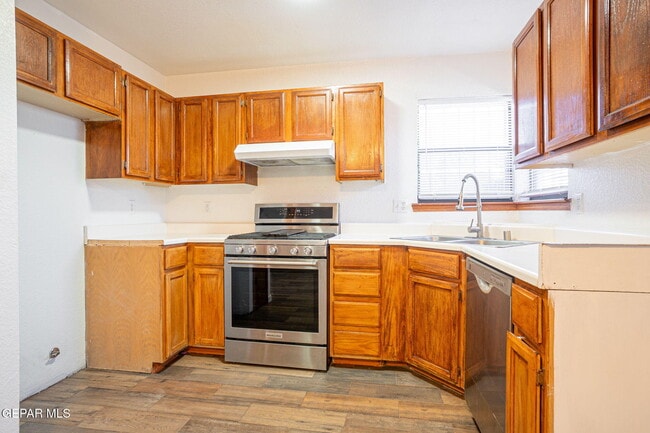 Building Photo - 10968 Whitey Ford St