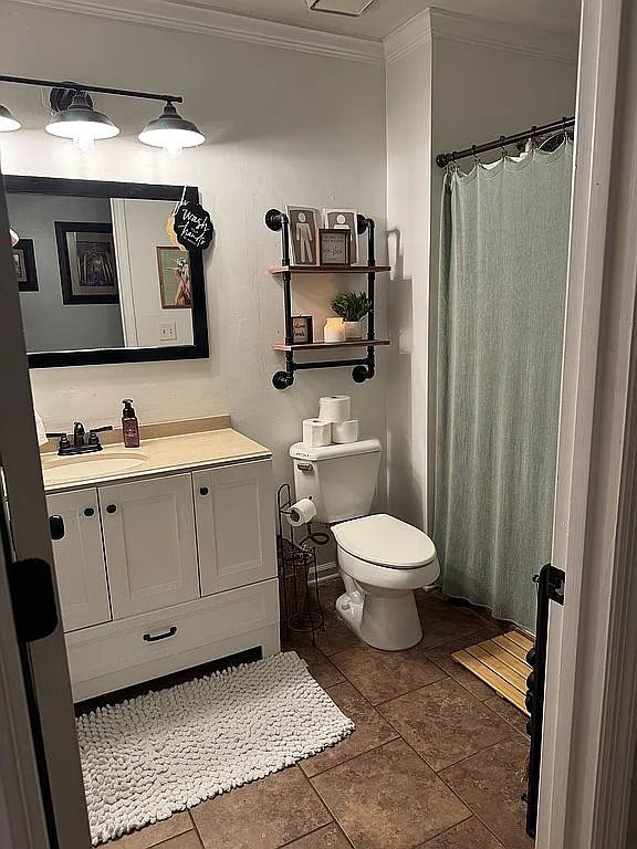 Building Photo - 8145 Iris Dr