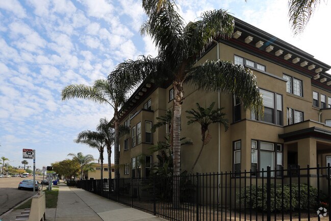 Building Photo - 563 22nd St